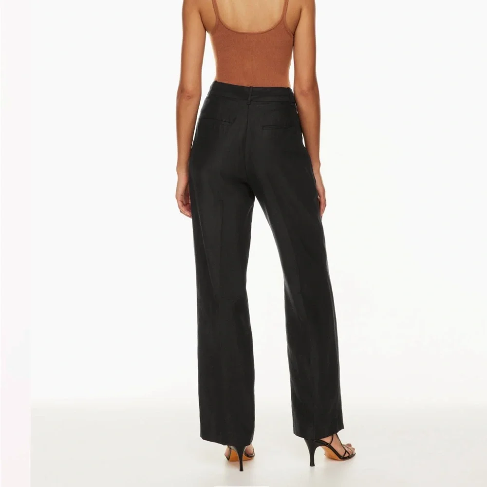 NWT Aritzia Effortless Linen Short in Black